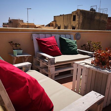 La Terrazza Sul Vicolo Panzió Szirakúza Kültér fotó